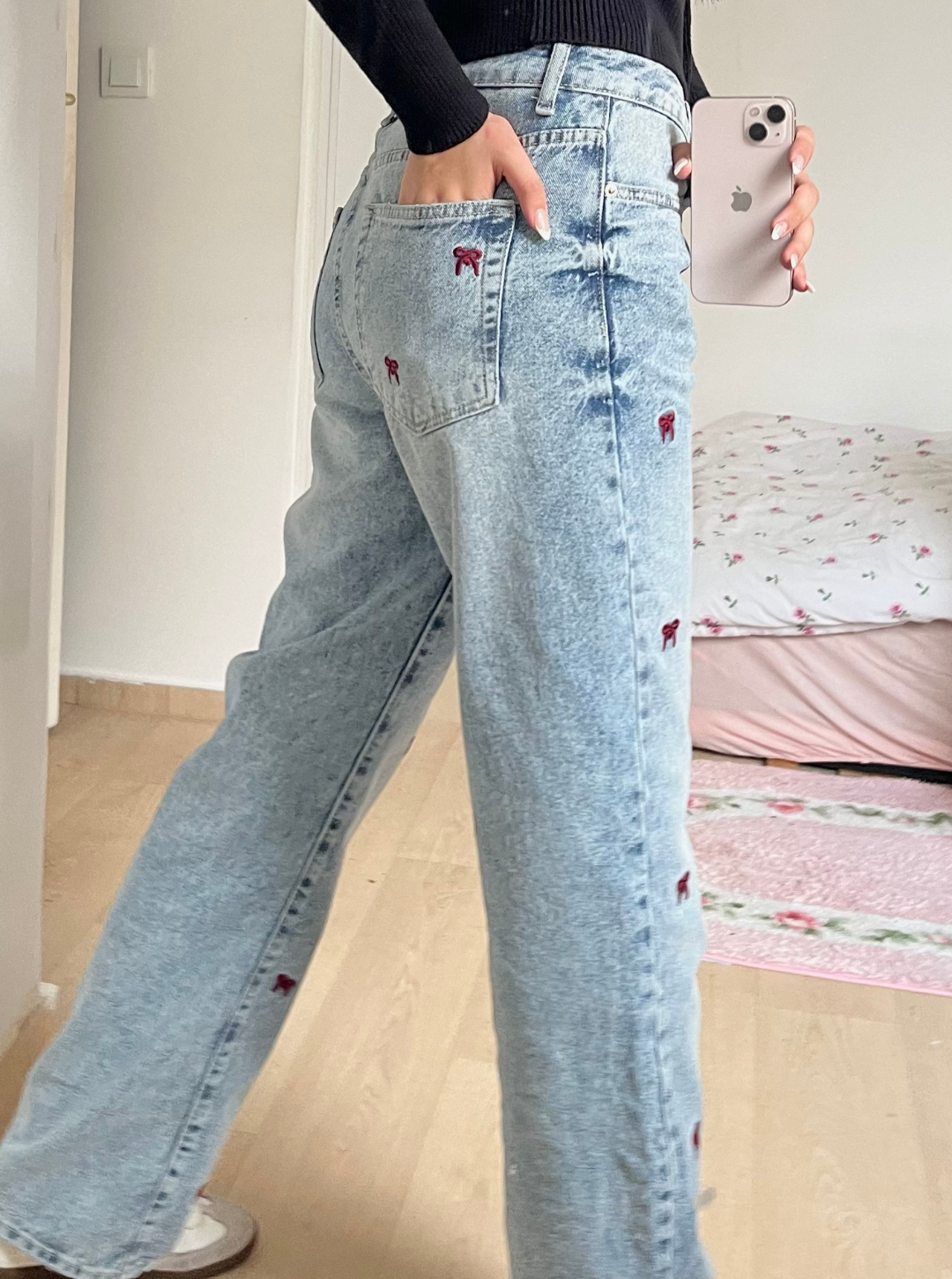 Relaxed Tapered Fit Jeans