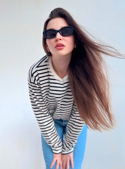 BLACK AND WHITE SWEATER