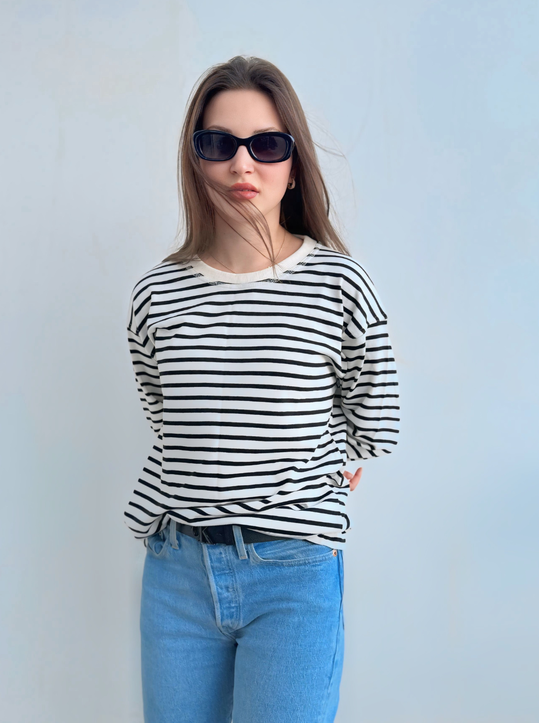 BLACK AND WHITE SWEATER